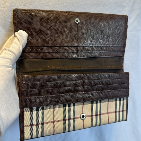 Pre-loved. EUC Burberry Brown Canvas Leather Nova Check Long Wallet. Flaws shown - Picture 7 of 13